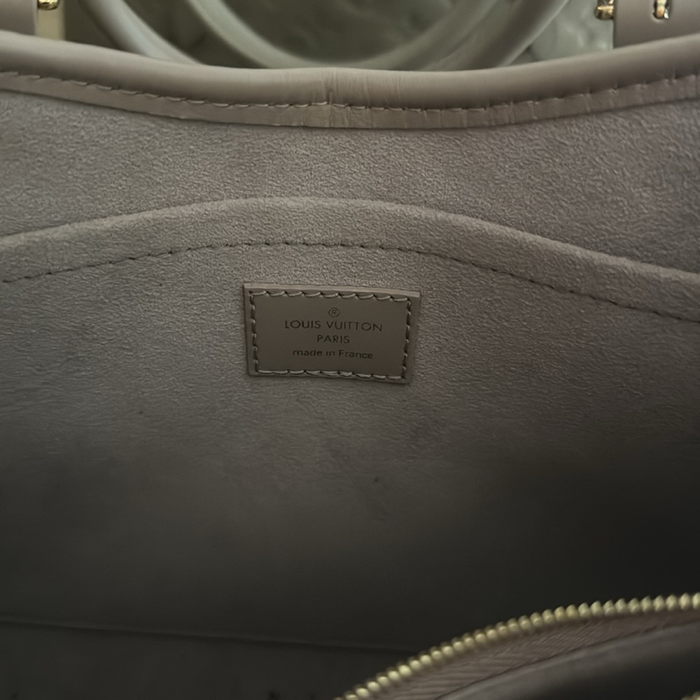 Louis Vuitton bag - Picture 6 of 11